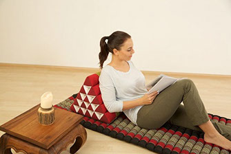 Asia Lendenkissen auf dem Boden